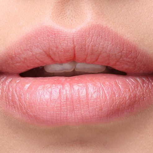 lips-2932x2012-woman-beautiful-closeup-hd-2464